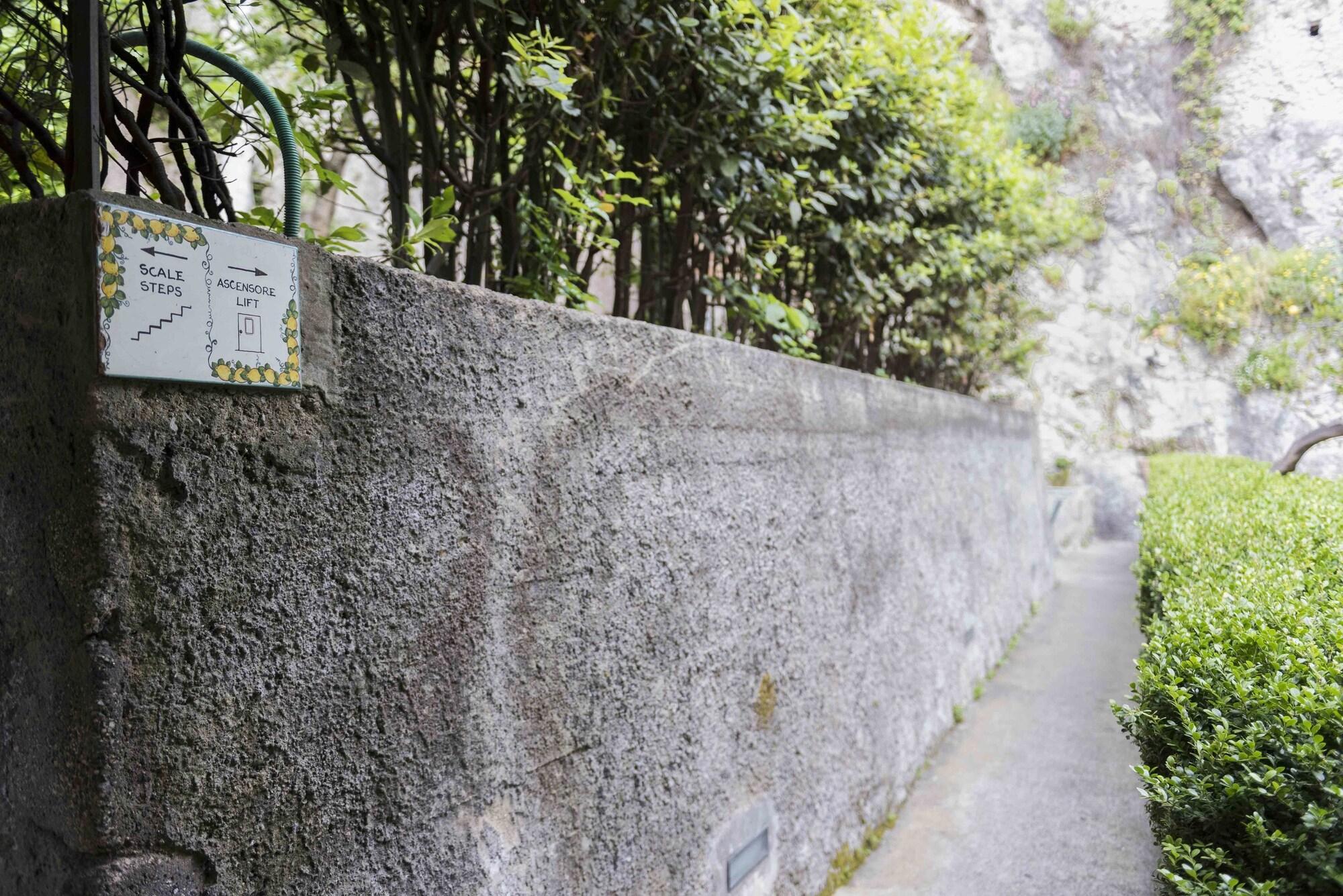 Hotel Villa Annalara Charme And Relax Amalfi Exterior photo